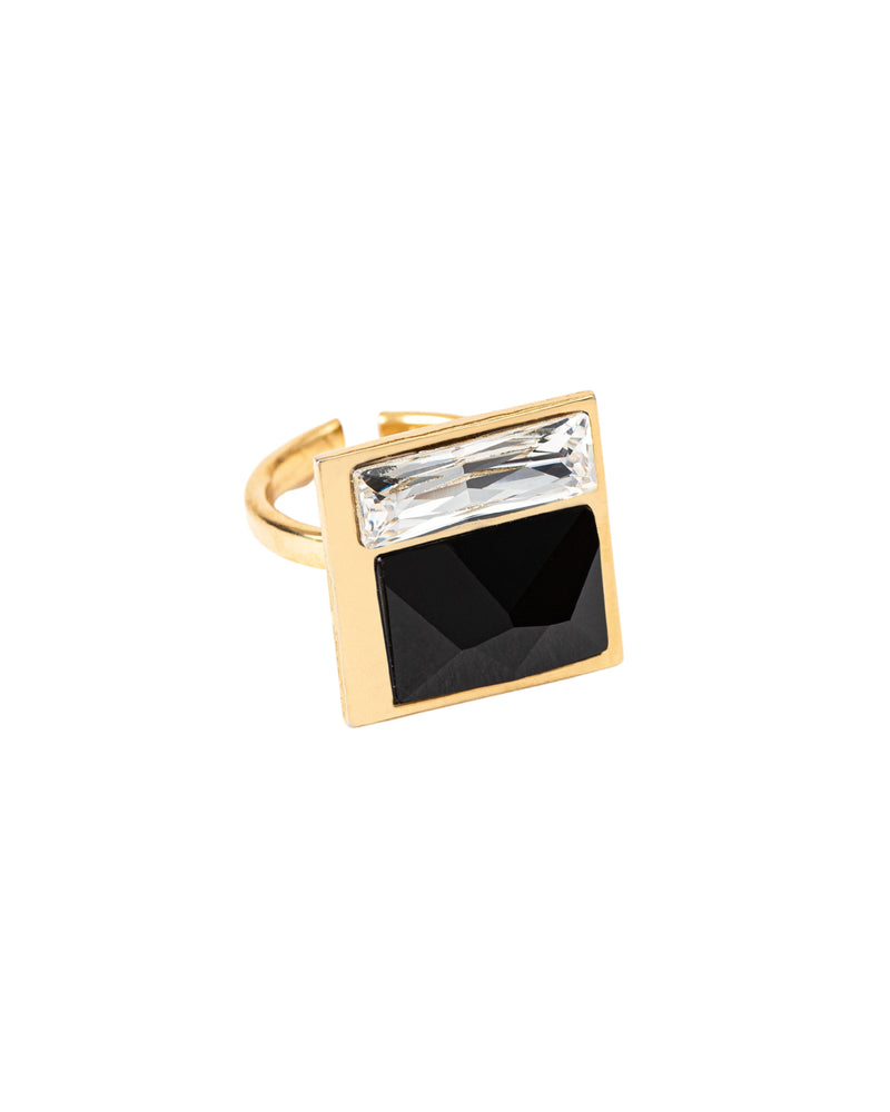 Ishita Dutta in Fusion Crystal Ring - Black and White